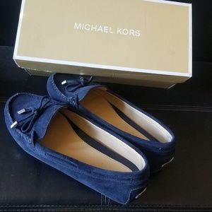 Michael Kors navy blue flats